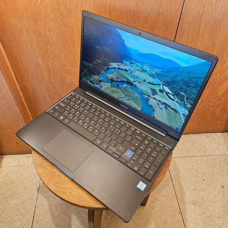 삼성 노트북 NT751BBC-SEDS2 i5 9세대 16램 SSD256 사무용 노트북 팝니다 이미지