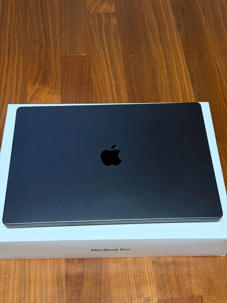 맥북 프로 M4 16인치 24GB 512GB 풀박스 - 안심되는 중고거래