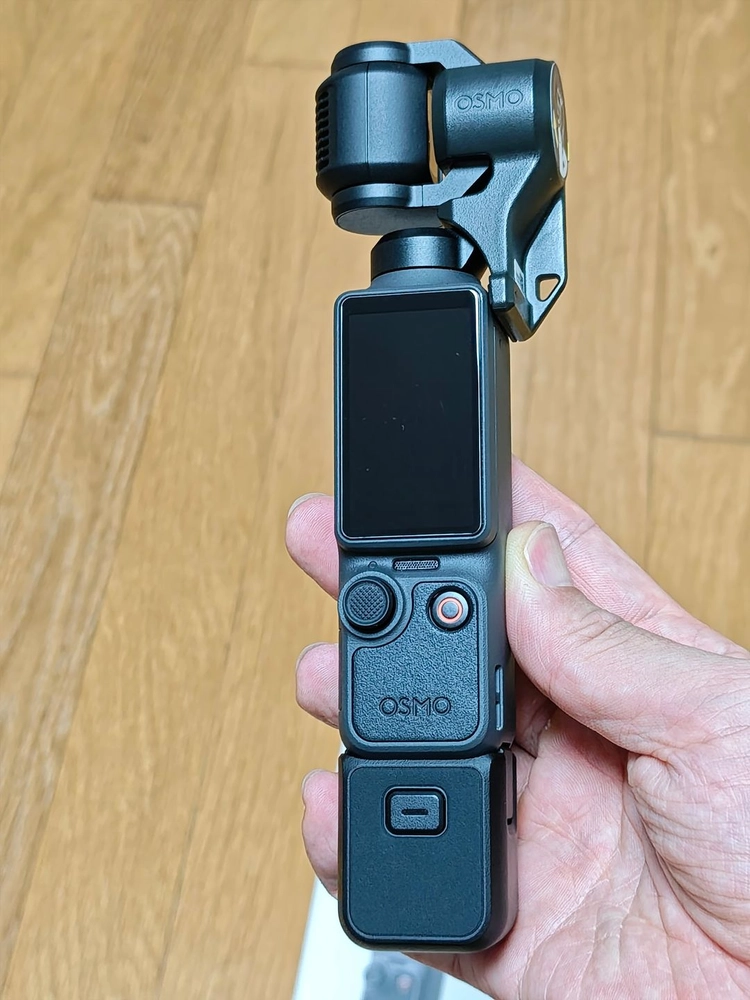 DJI 오즈모 포켓4 스탠다드 콤보+리프레시 케어 2년 보험 (Ozmo Pocket 4) 이미지