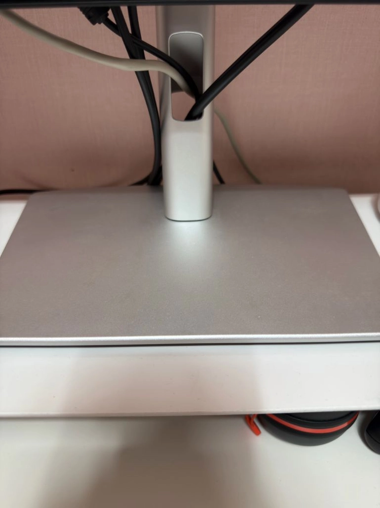 DELL U2725QE 전문가용 모니터 이미지