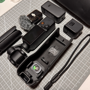 [가격 제안 가능] DJI 오즈모 포켓 3 크리에이터 콤보 이미지