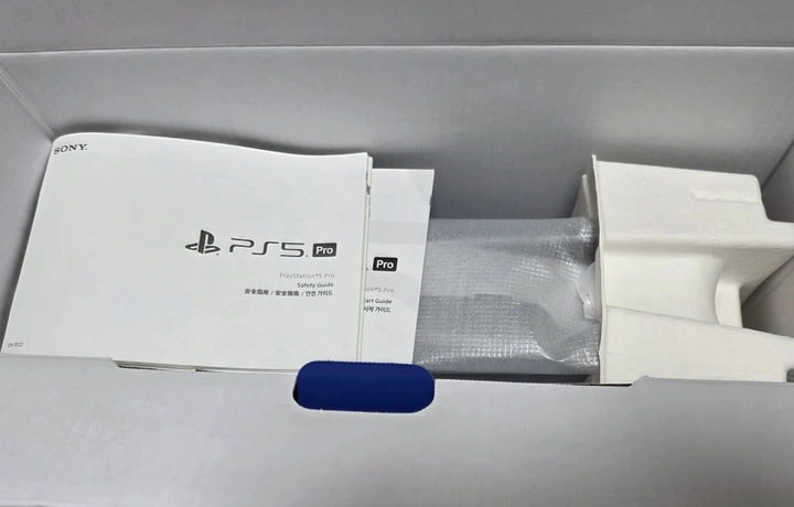 PS5 Pro 판매합니다.(추가구성o) - 안심되는 중고거래