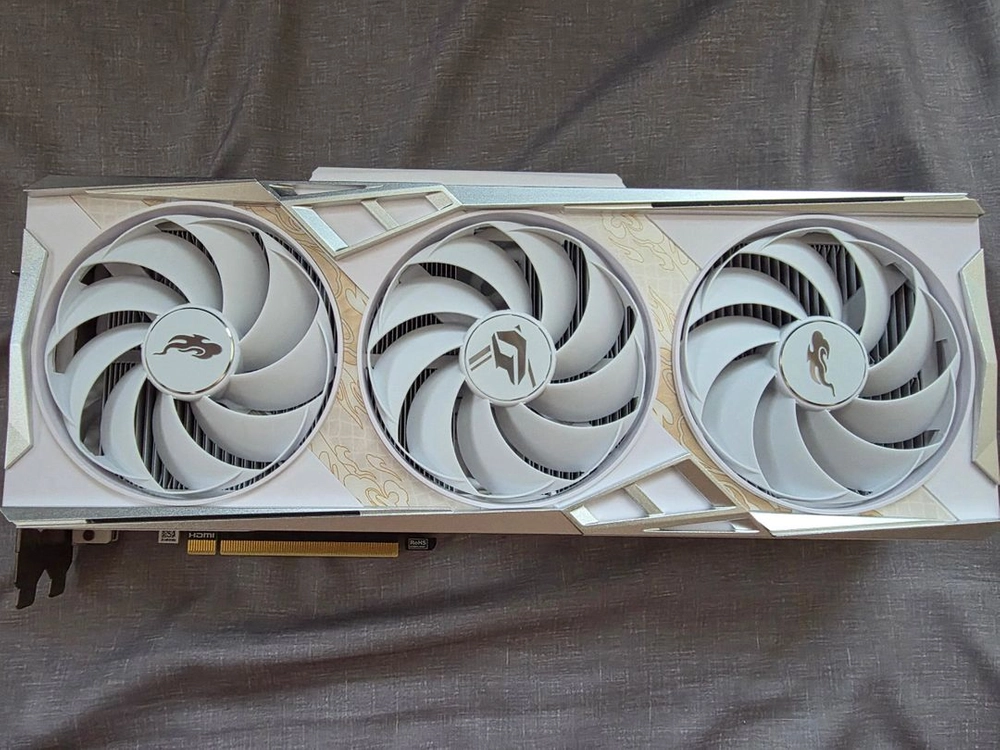 컬러풀 4070 ti super vulcan white oc (용칸) 이미지