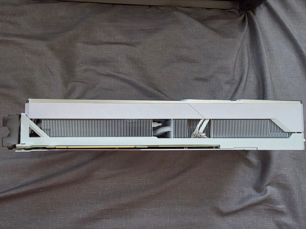 컬러풀 4070 ti super vulcan white oc (용칸) 이미지