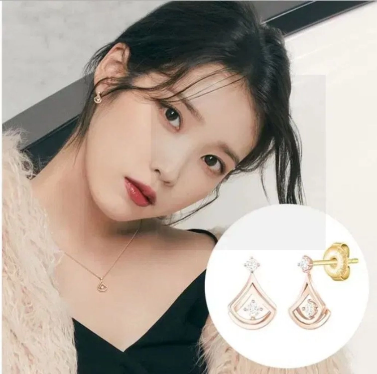 제이에스티나 아이유 14k귀걸이만 판매. 새제품 선물해도 좋아요~ 이미지