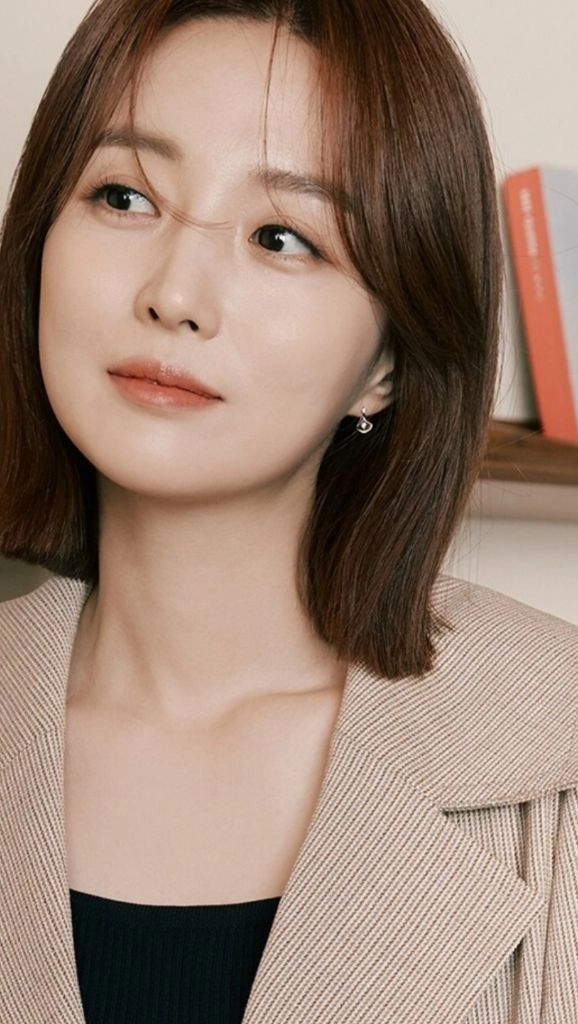 제이에스티나 아이유 14k귀걸이만 판매. 새제품 선물해도 좋아요~ 이미지