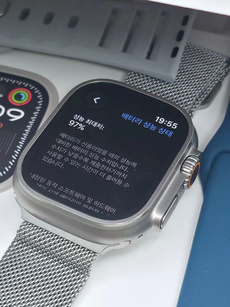 애플워치 울트라2 49mm 내추럴 티타늄 배터리97% 풀박스 밀레니즈루프 스포츠밴드 스트랩 풀구성 이미지