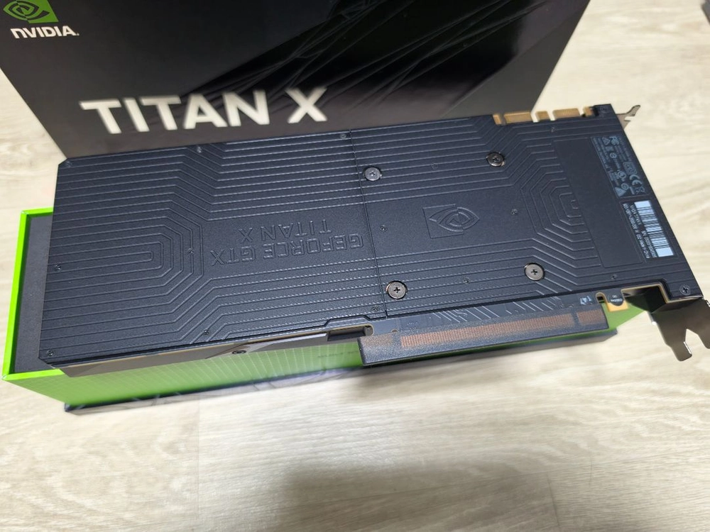 NVIDIA TITAN X (PASCAL) 이미지