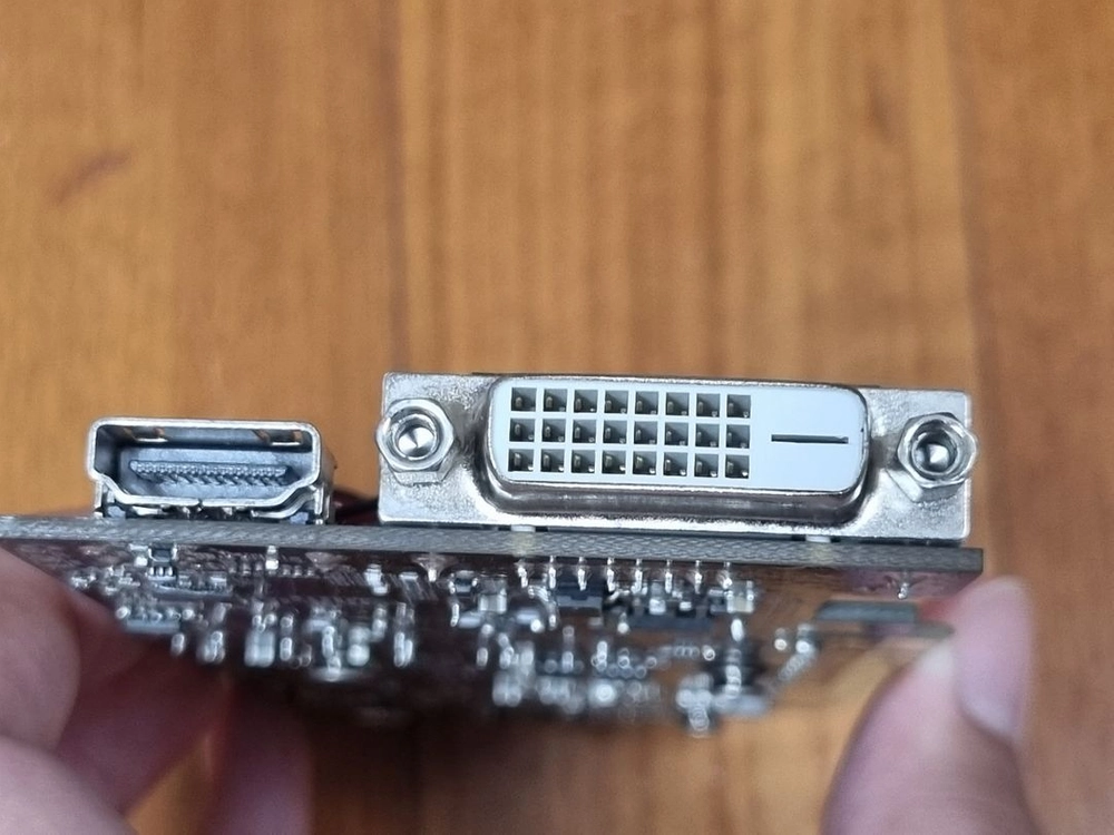 rx550 2gb lp 브라켓없음 이미지