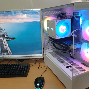 라이젠7 7800X3D RTX5060Ti 16g 램32g 게이밍 pc 본체 팝니다 이미지