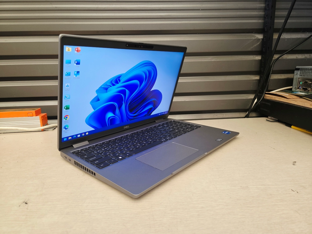 DELL Latitude 5530 노트북 실버 이미지