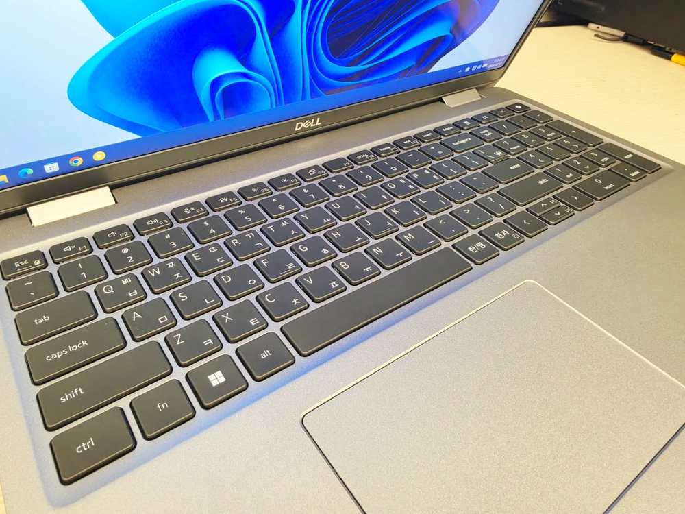 DELL Latitude 5530 노트북 실버 이미지