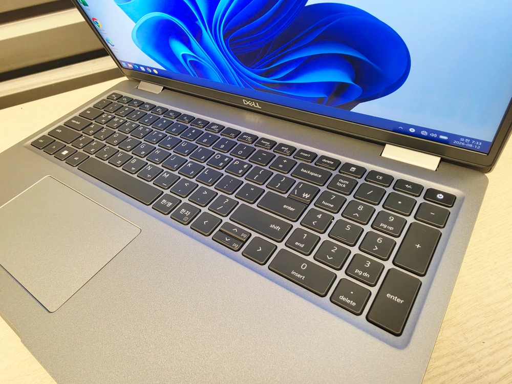 DELL Latitude 5530 노트북 실버 이미지