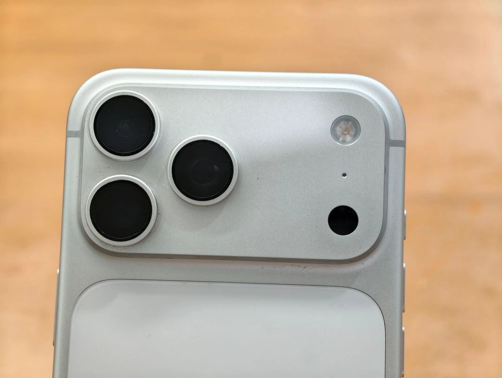 아이폰 17 프로 맥스 256GB 실버 C급 이미지