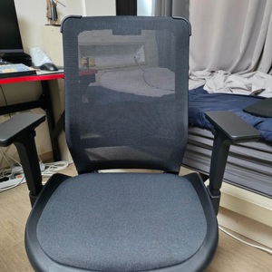 피치트렌디 블랙 메쉬 헤드레스트 사무용 및 게이밍의자 이미지