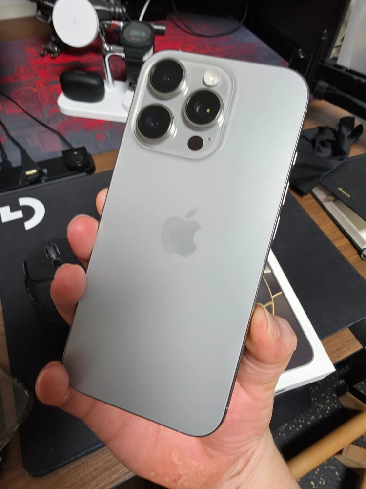 아이폰 16 pro 128GB 내추럴 티타늄 이미지