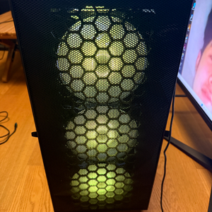 라이젠5600x/삼성ddr4(16g*2)/3070 8g/ssd500g*2,hdd 1tb/750w +lg모니터 이미지