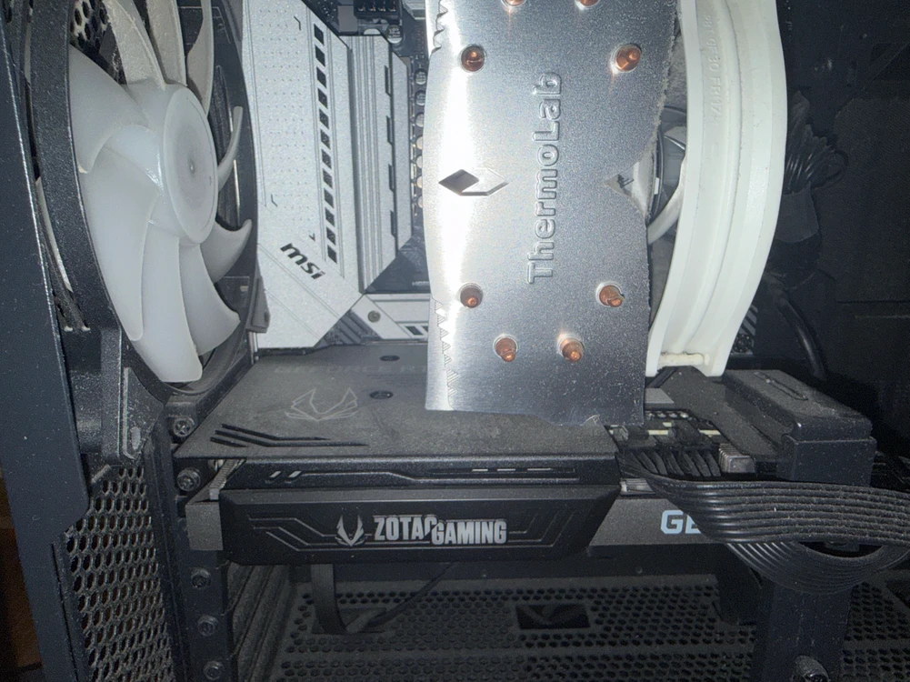 라이젠5600x/삼성ddr4(16g*2)/3070 8g/ssd500g*2,hdd 1tb/750w +lg모니터 이미지