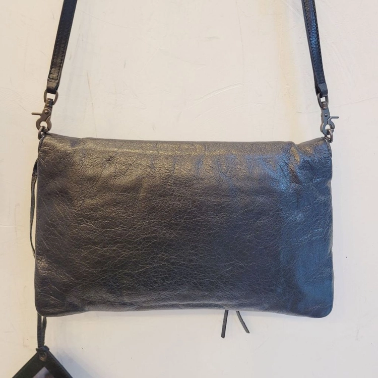 Balenciaga 램스킨 모터크로스 자이언트 엔벨롭 스트랩 크로스백 이미지