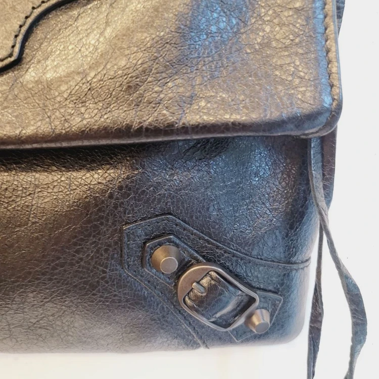 Balenciaga 램스킨 모터크로스 자이언트 엔벨롭 스트랩 크로스백 이미지