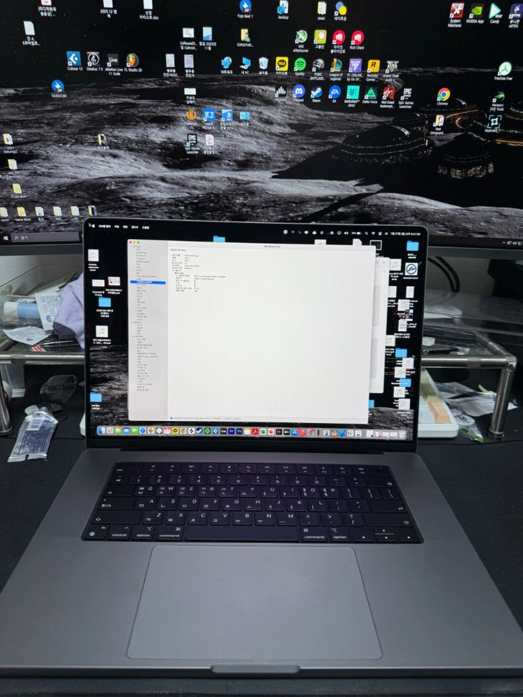 맥북프로 16인치 외관손상 X M1 Max CTO / 64GB / 32GPU / 2TB / 93% 이미지