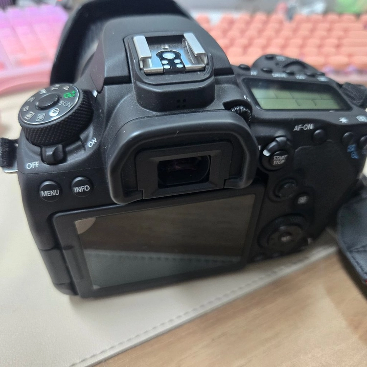 캐논 eos 90d + 17-55 렌즈 이미지