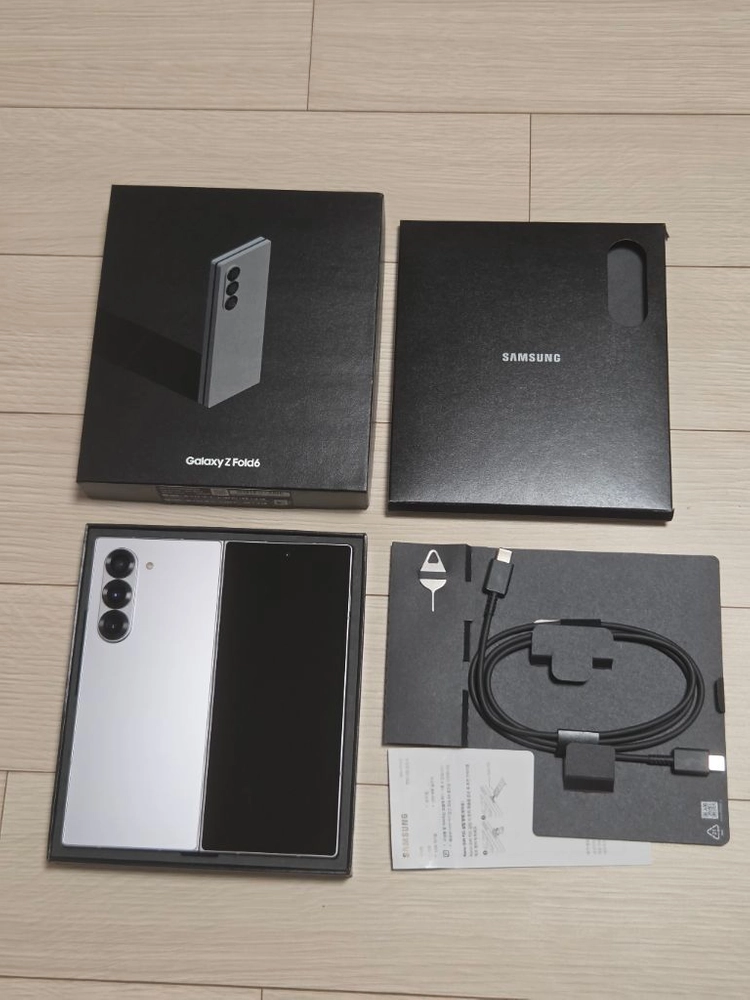 갤럭시 Z 폴드6 실버 자급제 256GB 액정교체후 미사용 풀박 팝니다.(부산 일광) 이미지