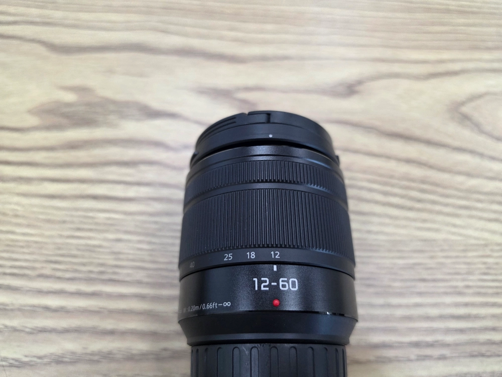 파나소닉 루믹스 12-60mm f3.5-5.6 렌즈 판매합니다 - 안심되는 중고거래