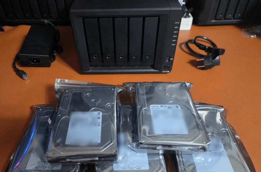 시놀로지DS1522+서버용 HDD MG 30TB 30테라 이미지