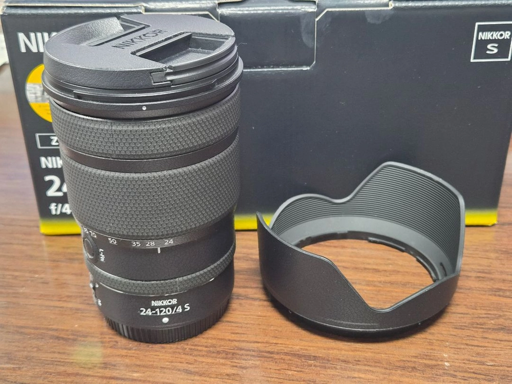 니콘 Z 24-120mm f/4 S 렌즈 이미지