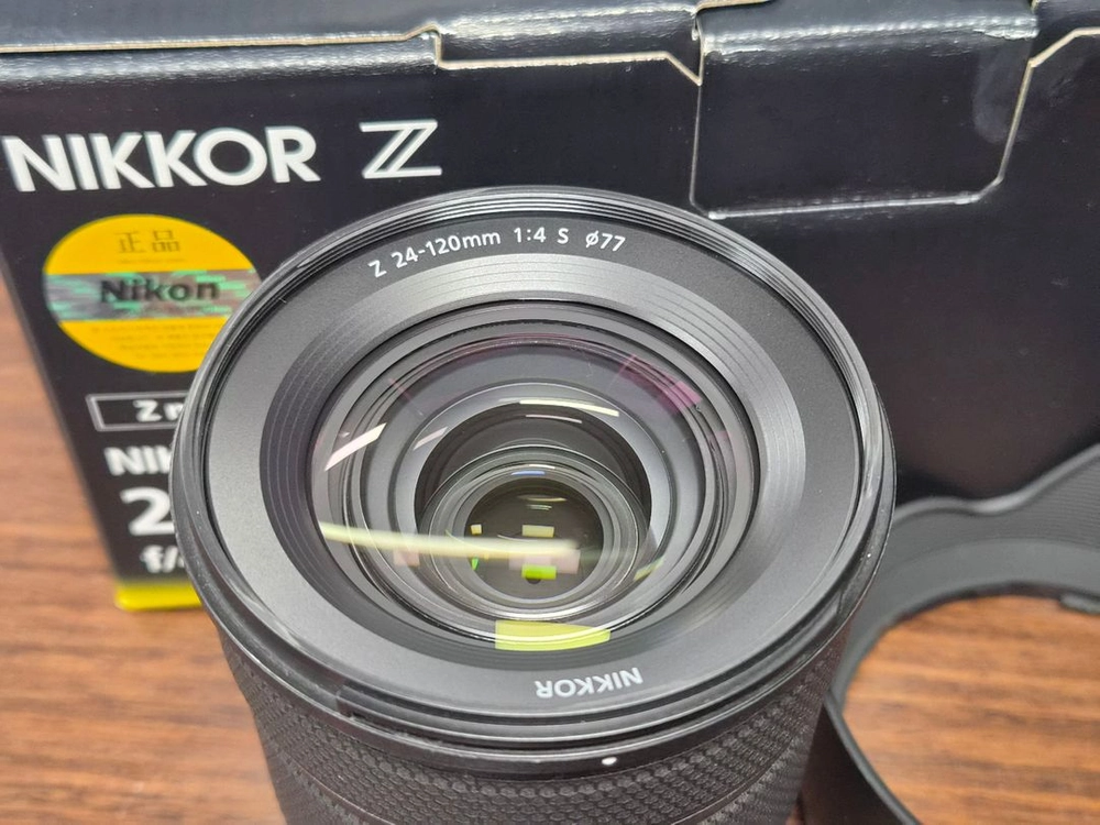 니콘 Z 24-120mm f/4 S 렌즈 이미지