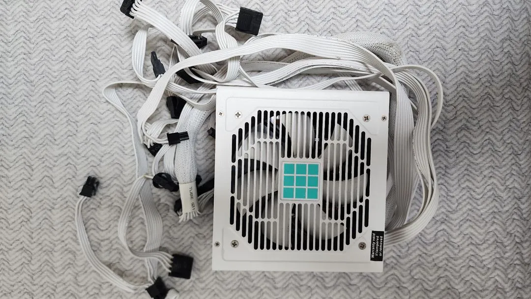 마이크로닉스 600w 화이트 이미지