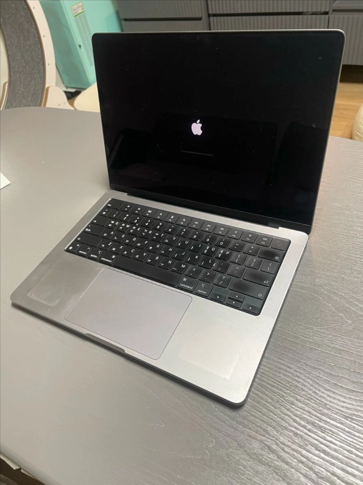 노트북 M1 Pro 14인치 이미지