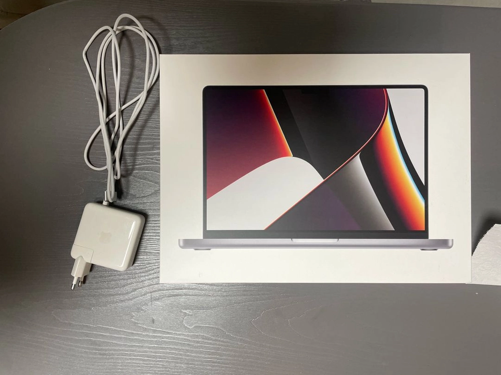 노트북 M1 Pro 14인치 이미지