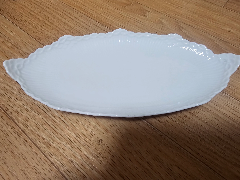 로얄코펜하겐 화이트하프레이스 오발접시24cm 이미지