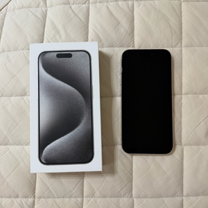 아이폰 15 pro 화이트 티타늄 256GB 이미지