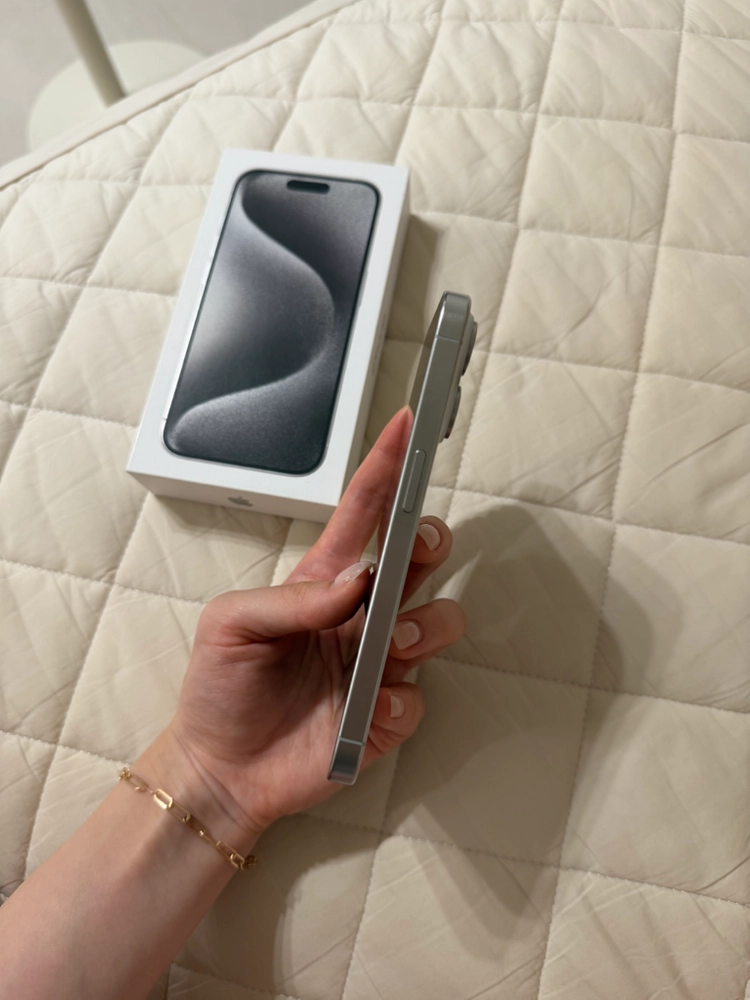 아이폰 15 pro 화이트 티타늄 256GB 이미지
