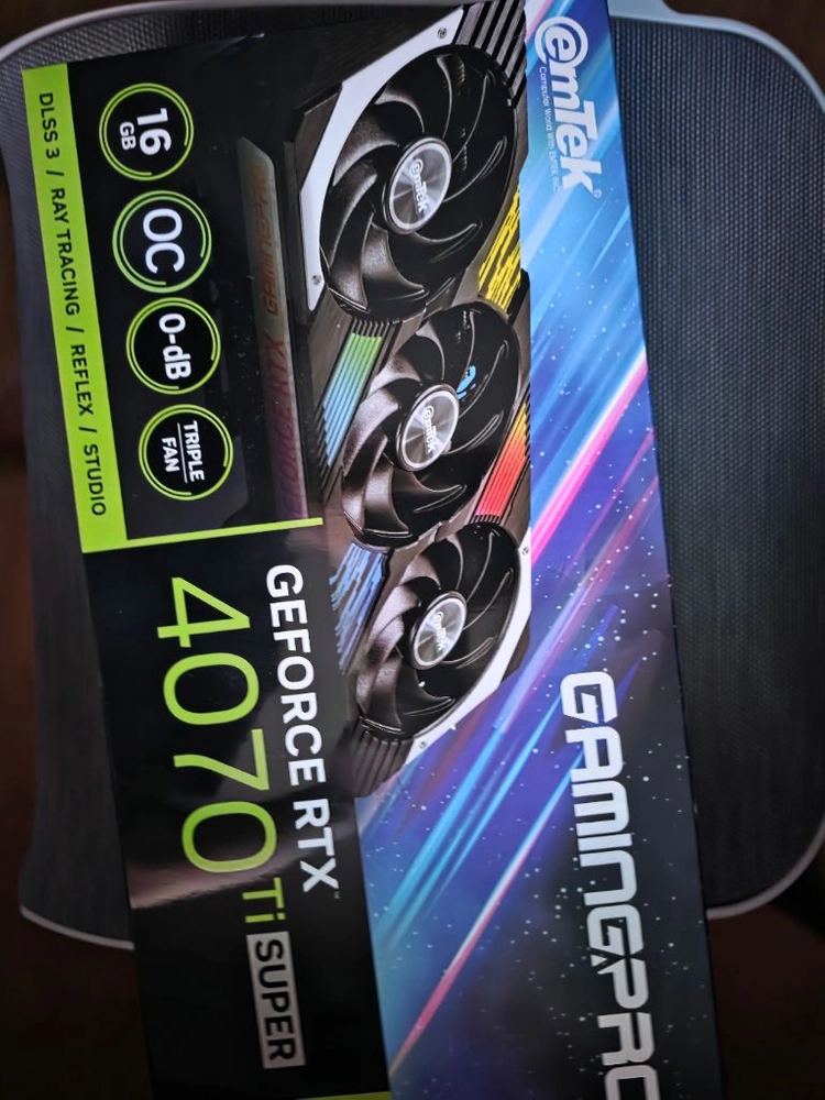 이엠텍 지포스 RTX 4070 Ti SUPER GAMING PRO OC 그래픽카드 이미지