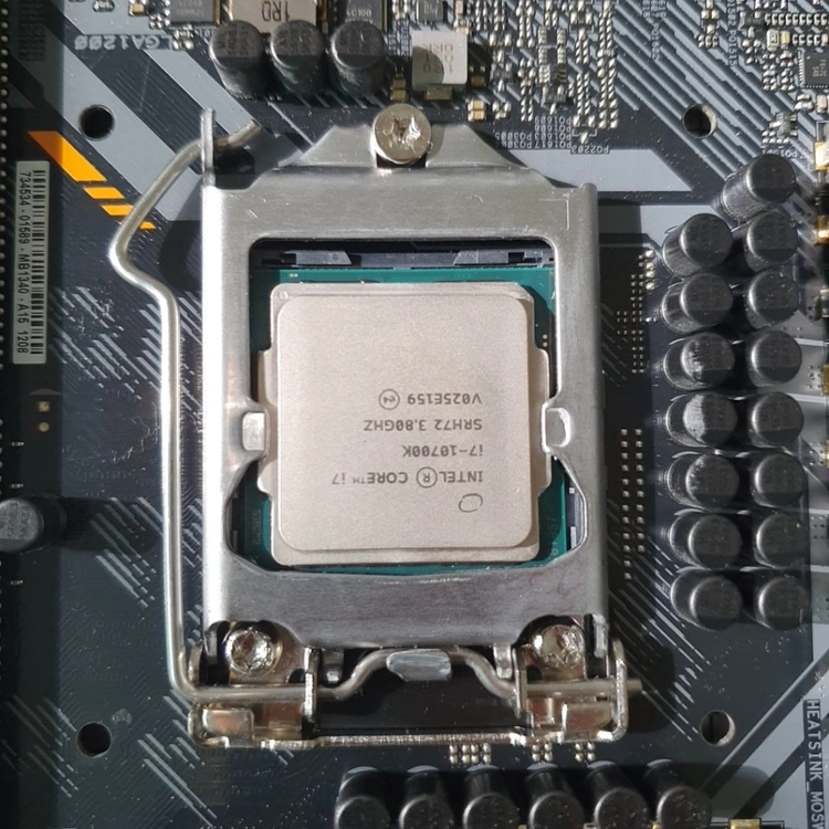 10700k + Z490 ASUS TUF GAMING 이미지