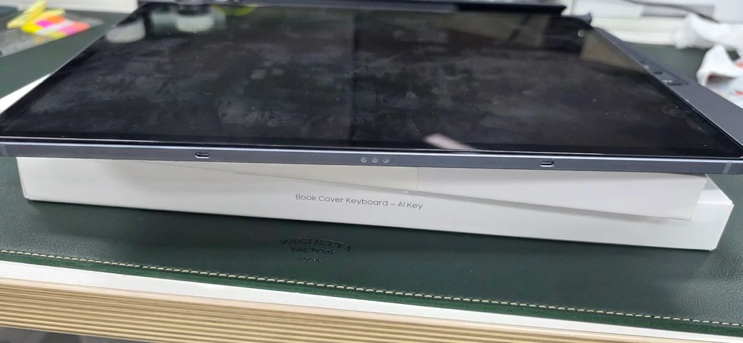 갤럭시 탭 S10+ 5G 512GB (정품 키보드 케이스 + S펜 포함) 이미지