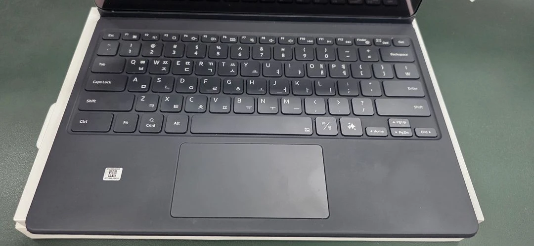 갤럭시 탭 S10+ 5G 512GB (정품 키보드 케이스 + S펜 포함) 이미지