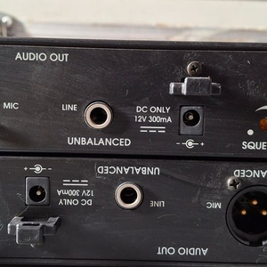 AKG 무선마이크리시버 각 이미지