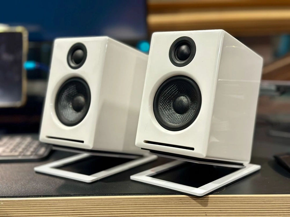오디오엔진 A2+ Wireless: 블루투스 화이트 스피커 풀박스 + 스텐드 포함 이미지