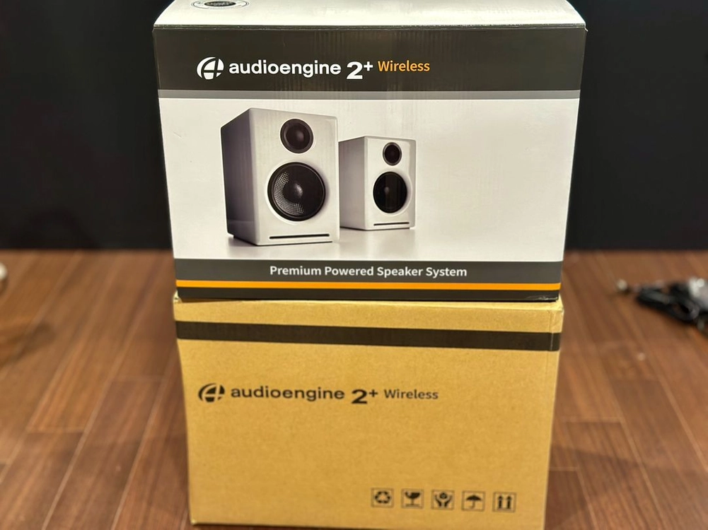오디오엔진 A2+ Wireless: 블루투스 화이트 스피커 풀박스 + 스텐드 포함 이미지