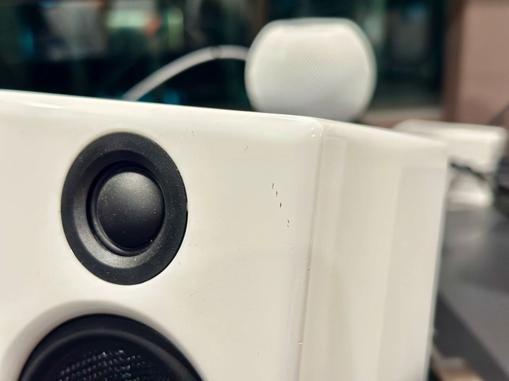 오디오엔진 A2+ Wireless: 블루투스 화이트 스피커 풀박스 + 스텐드 포함 이미지