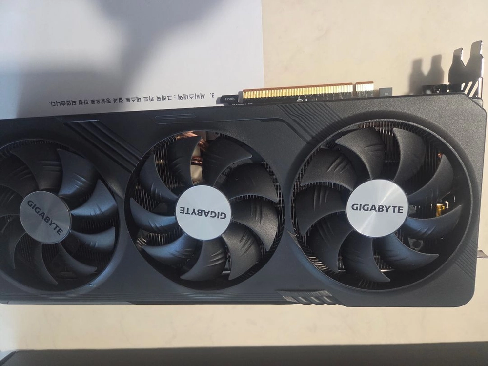 기가바이트 rx7700xt 12gb 3팬 이미지