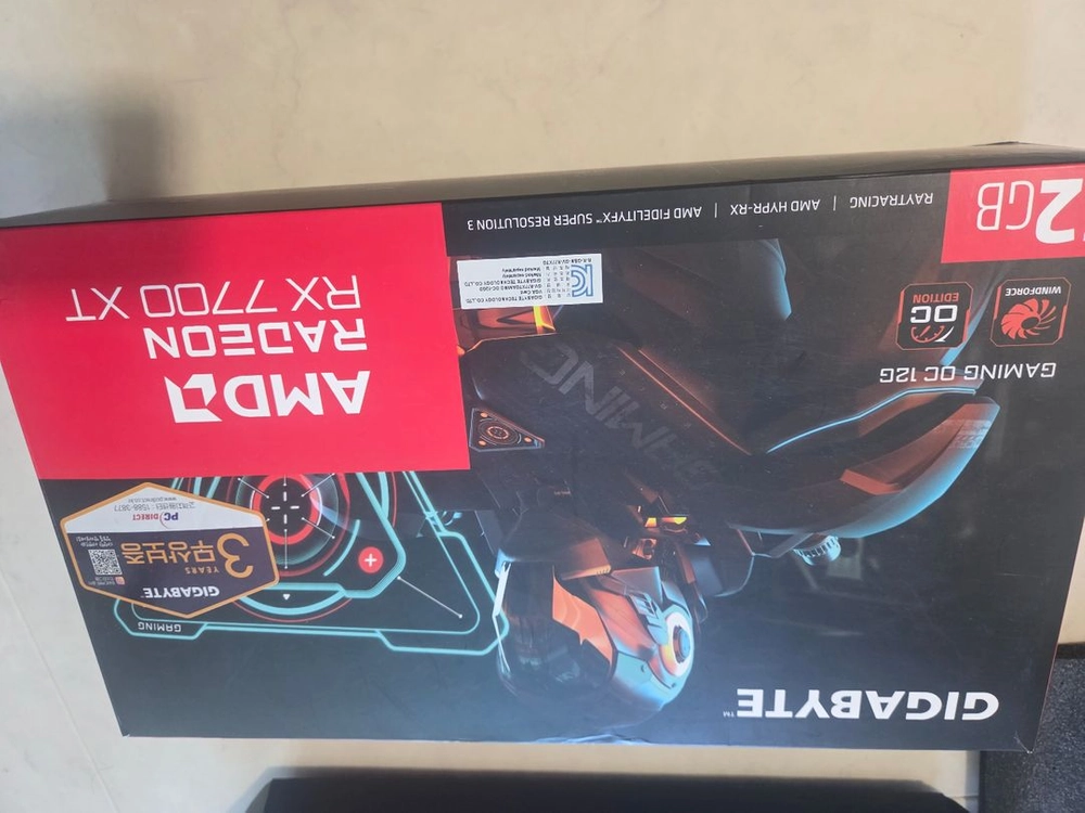 기가바이트 rx7700xt 12gb 3팬 이미지