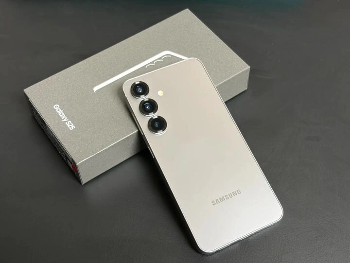 갤럭시S25 실버쉐도우 512GB - 안심되는 중고거래