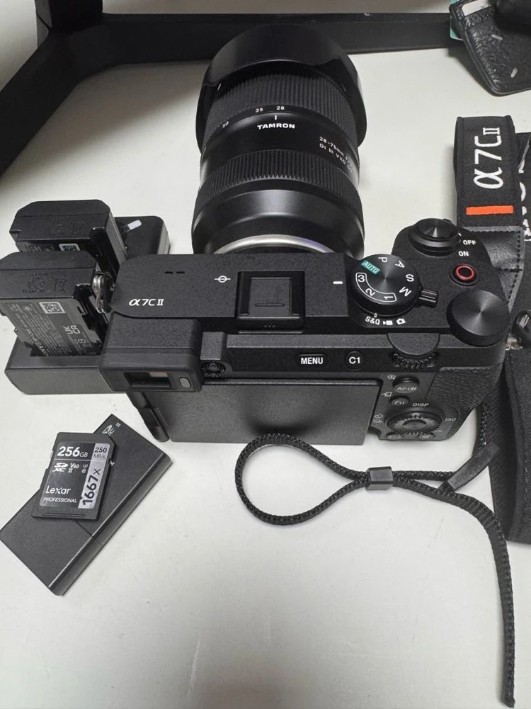a7c2 + 탐론 28-75g2 외 악세서리 포함 일괄 이미지