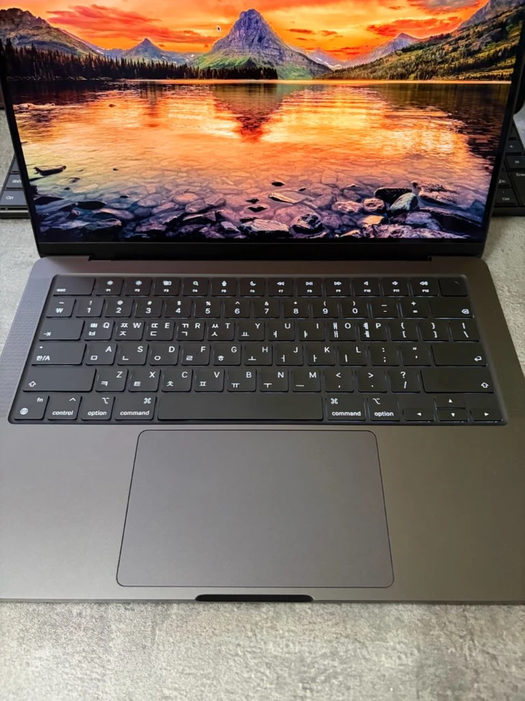 M3 pro 맥북프로 14인치 블랙 저렴히 판매 이미지